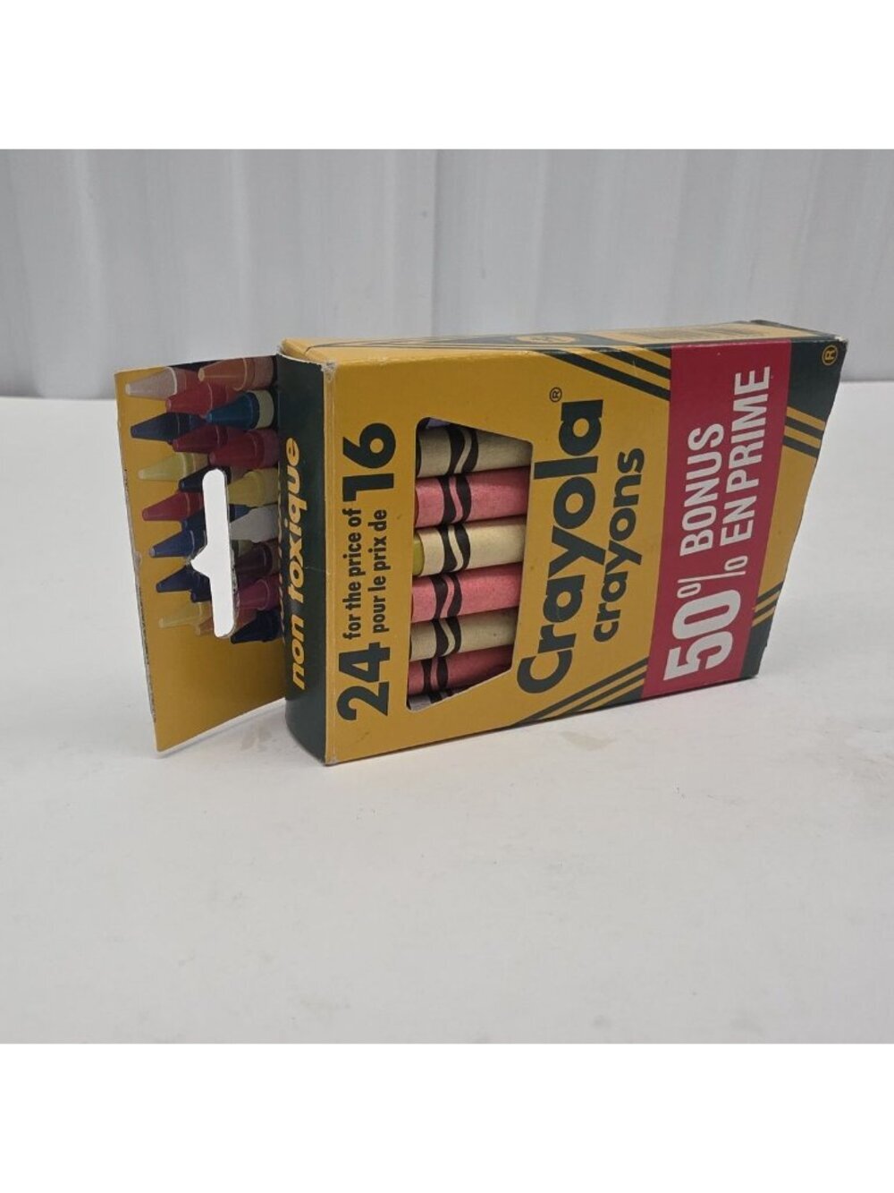 Vintage Crayola Crayons 24 Colours Box BS90 Made in Canada Non-Toxic Art - Picture 8 of 11